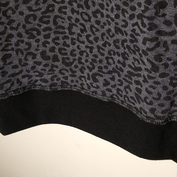 NWT Olivia and Vivian animal print sweatshirt Size 1X - Picture 4 of 7